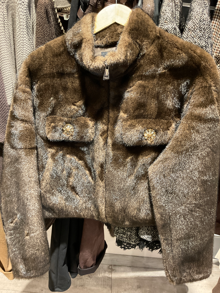 Fourrure Courte Avec Poches Bijoux