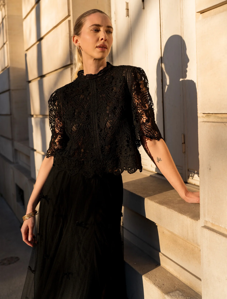 Top Court en Dentelle