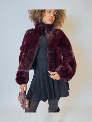 Fourrure Courte Avec Poches Bordeaux