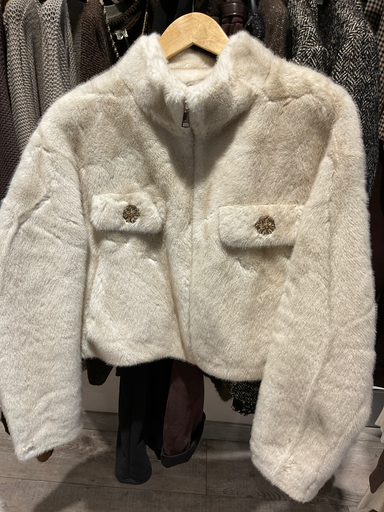 Fourrure Courte Avec Poches Bijoux